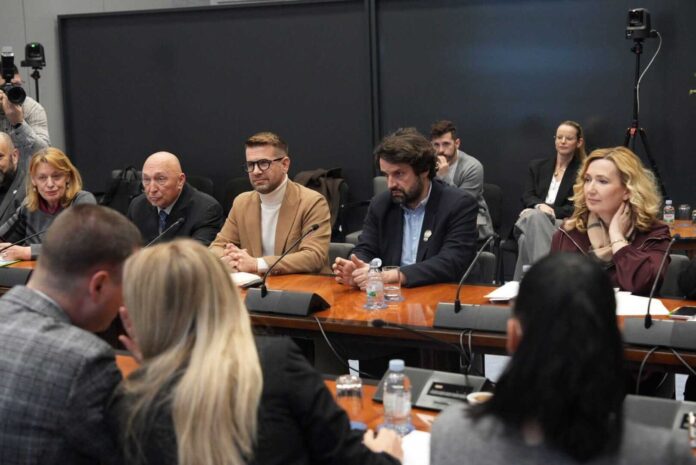 FB-Možemo-I.Kekin-narodno-hr