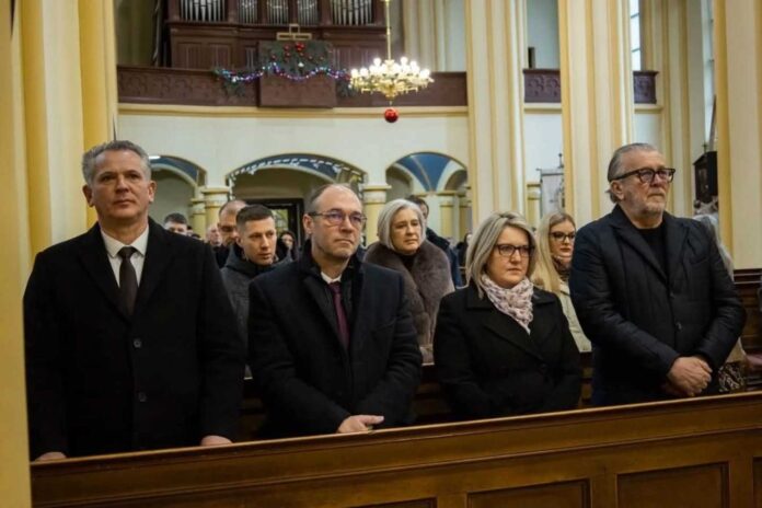 Hrvatsko nacionalno vijeće-narodno-hr