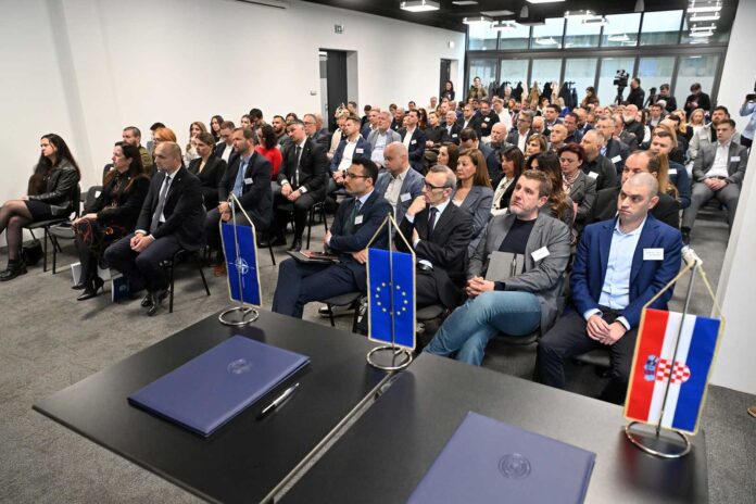 obrambeni sektor-narodno-hr