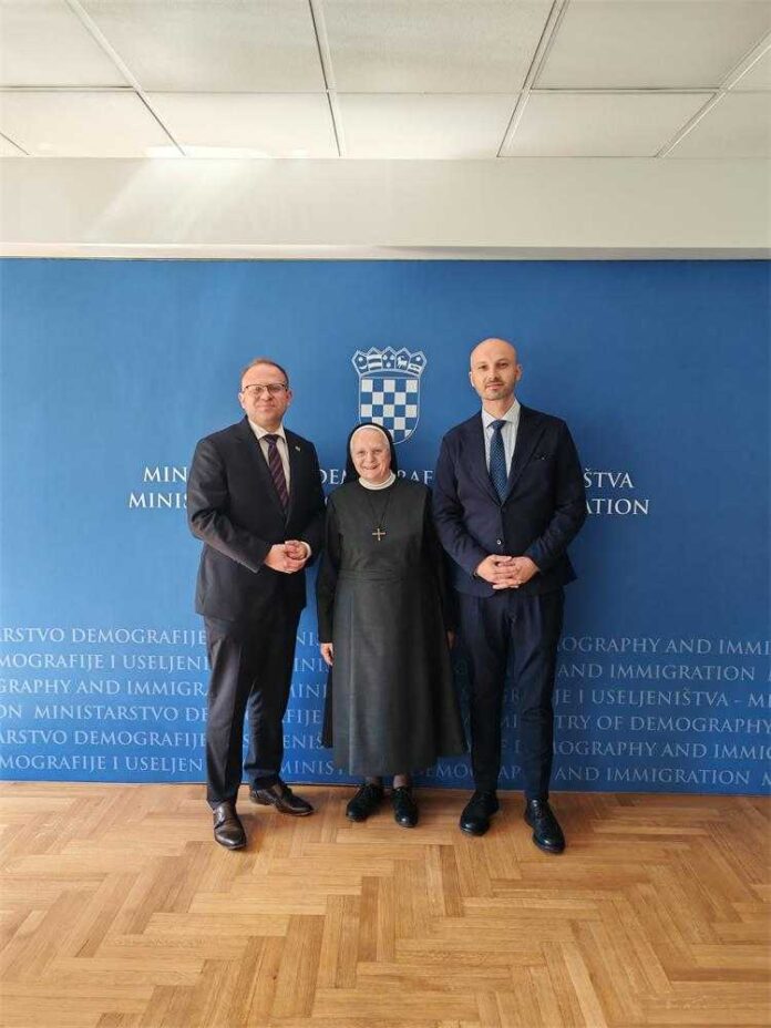 Hrvatski povratnici-narodno-hr