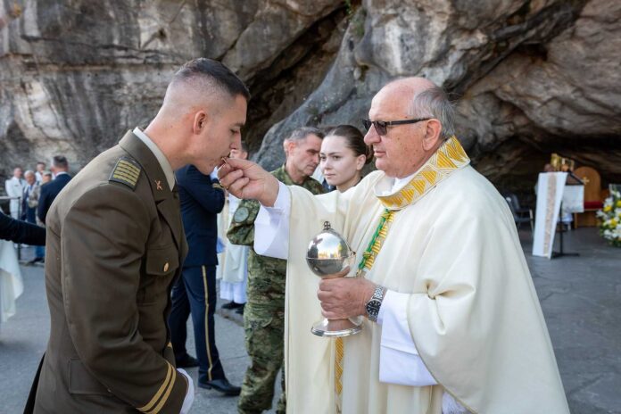 Hrvatski vojnici-narodno-hr