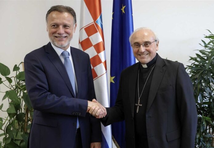 Vatikan-narodno-hr