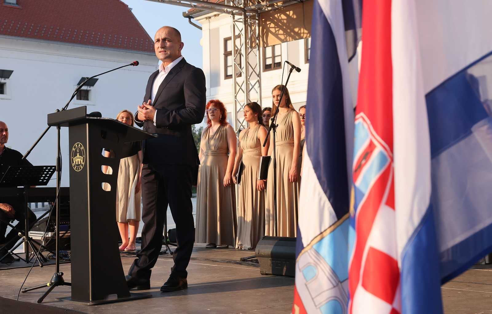 Anušić iz Osijeka poslao snažnu poruku: Hrvatsku su obranili ljudi kojima nitko nije davao nikakvu šansu - Narodno