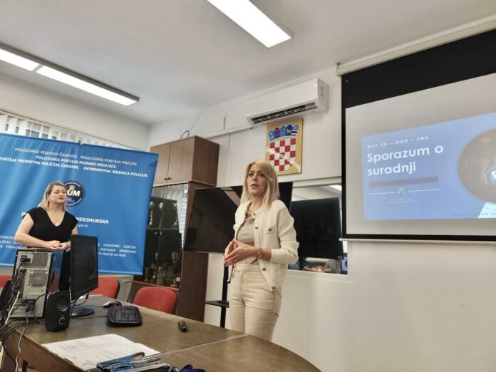 Policija i novinari-narodno-hr