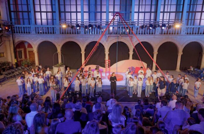 Šibenik-dječji festival-narodno-hr