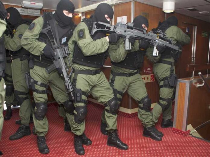 Specijalna policija-Pariz-narodno-hr